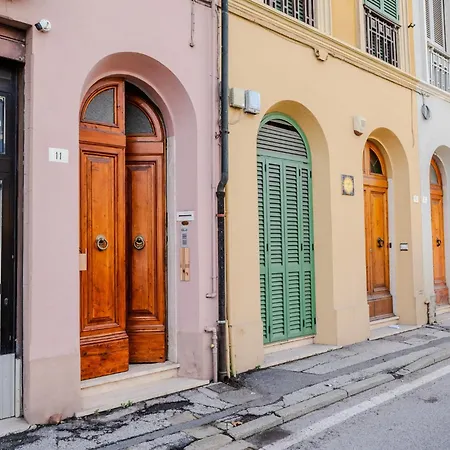 Apartamento Red Mansarda Viareggio